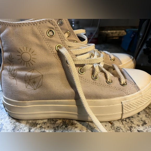 Converse platforms - Picture 1 of 4